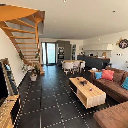 Prázdninový dům Superbe Maison Moderne A 300 M De La